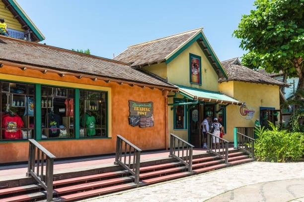 Ocho Rios Shopping - Island Village